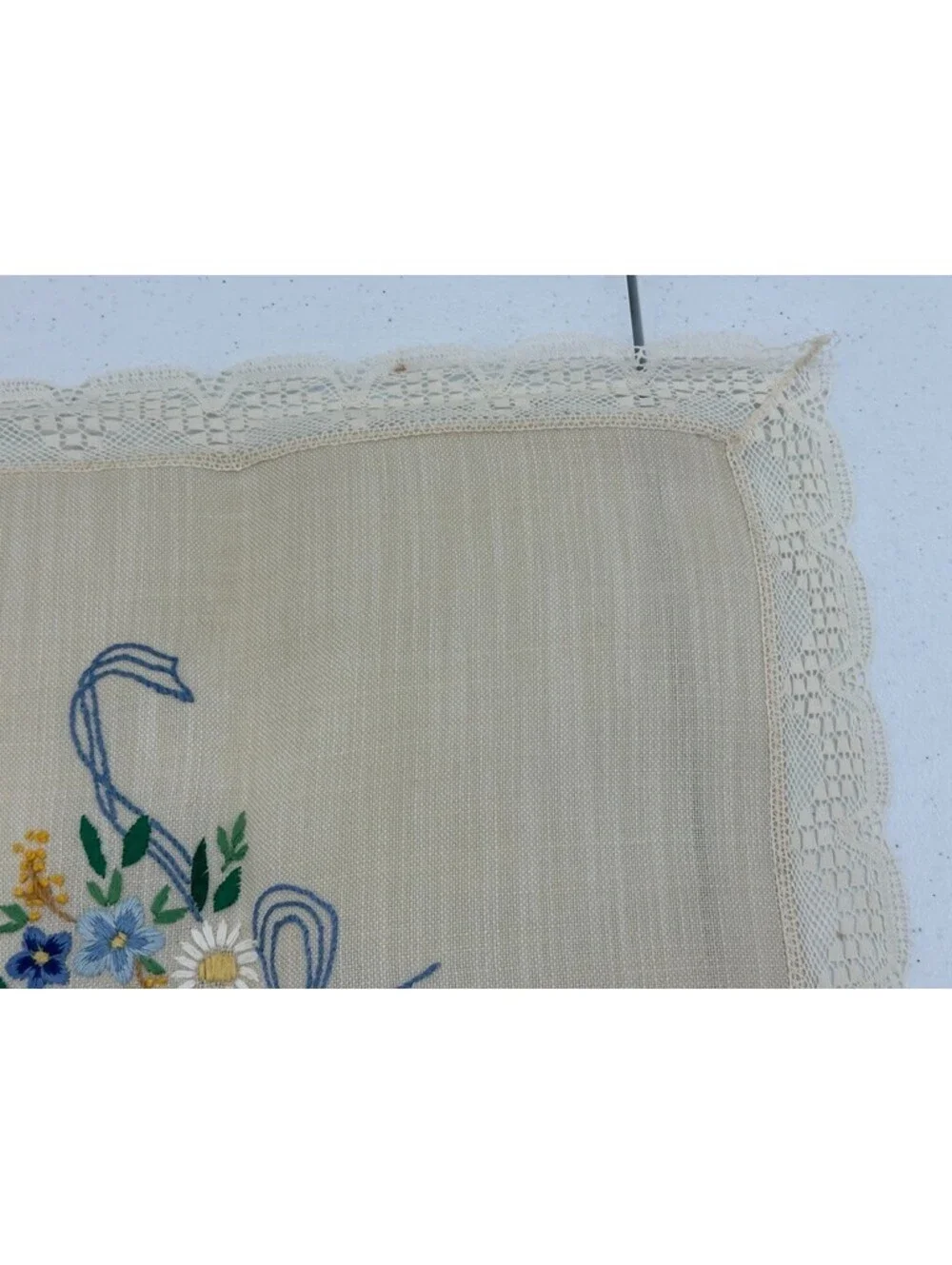 Vintage Embroidered Table Runner Topper Dresser Scarf Floral Lace Trim 18